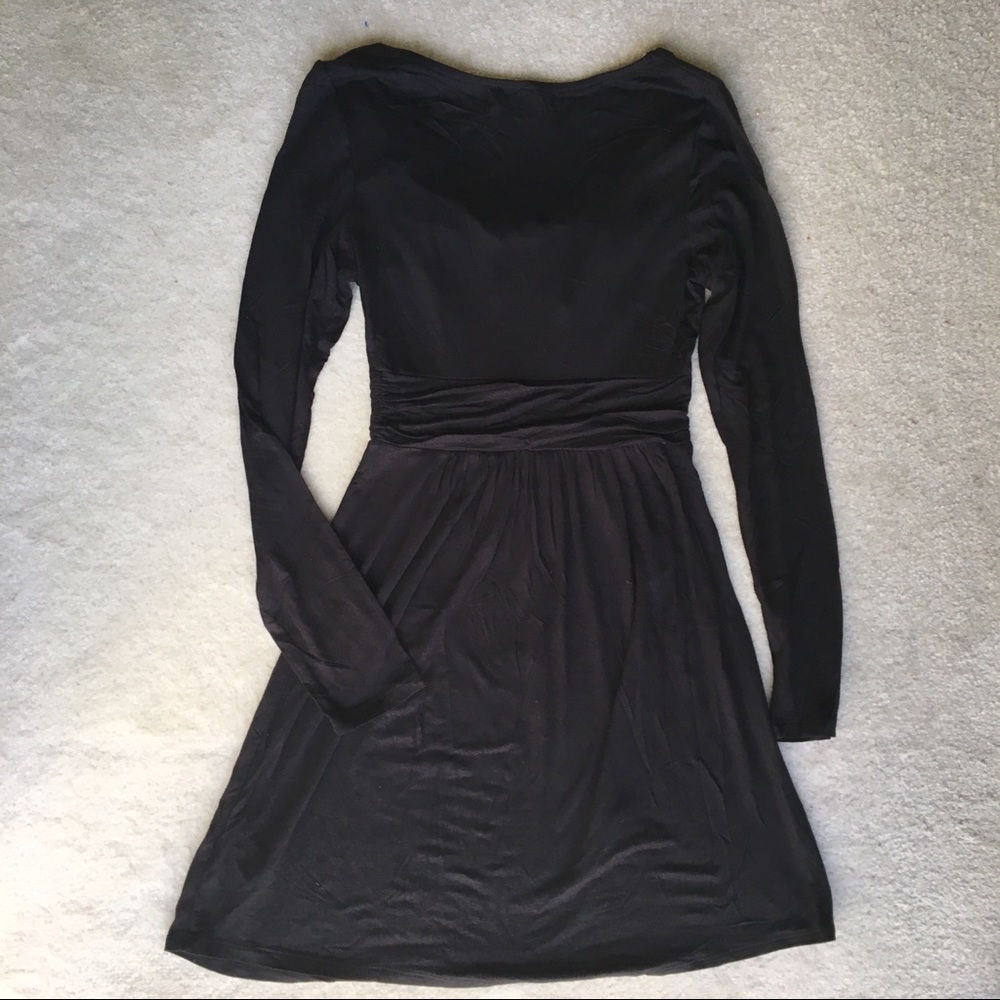 Cute Ruffled Dress - Picture 3 of 3